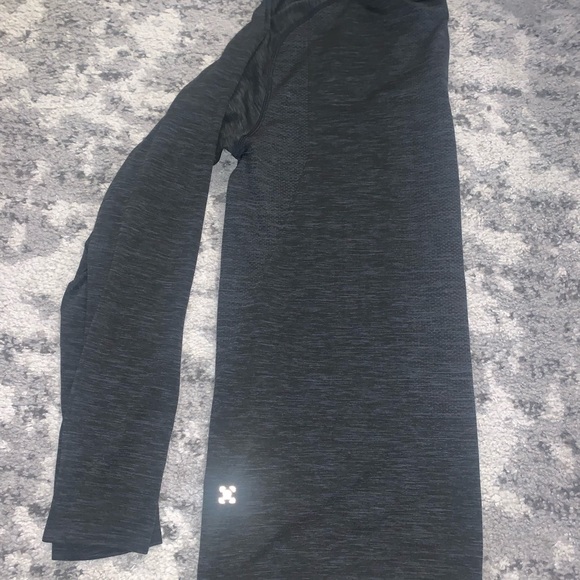 Lululemon Metal Vent Tech - Picture 2 of 2